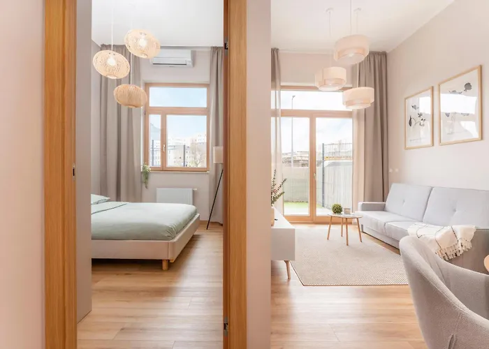 Kolejowa High * Warszawa